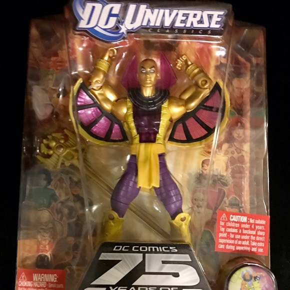 DC Universe Golden Pharaoh Figurine- 75 Years of Super Power - Picture 1 of 5